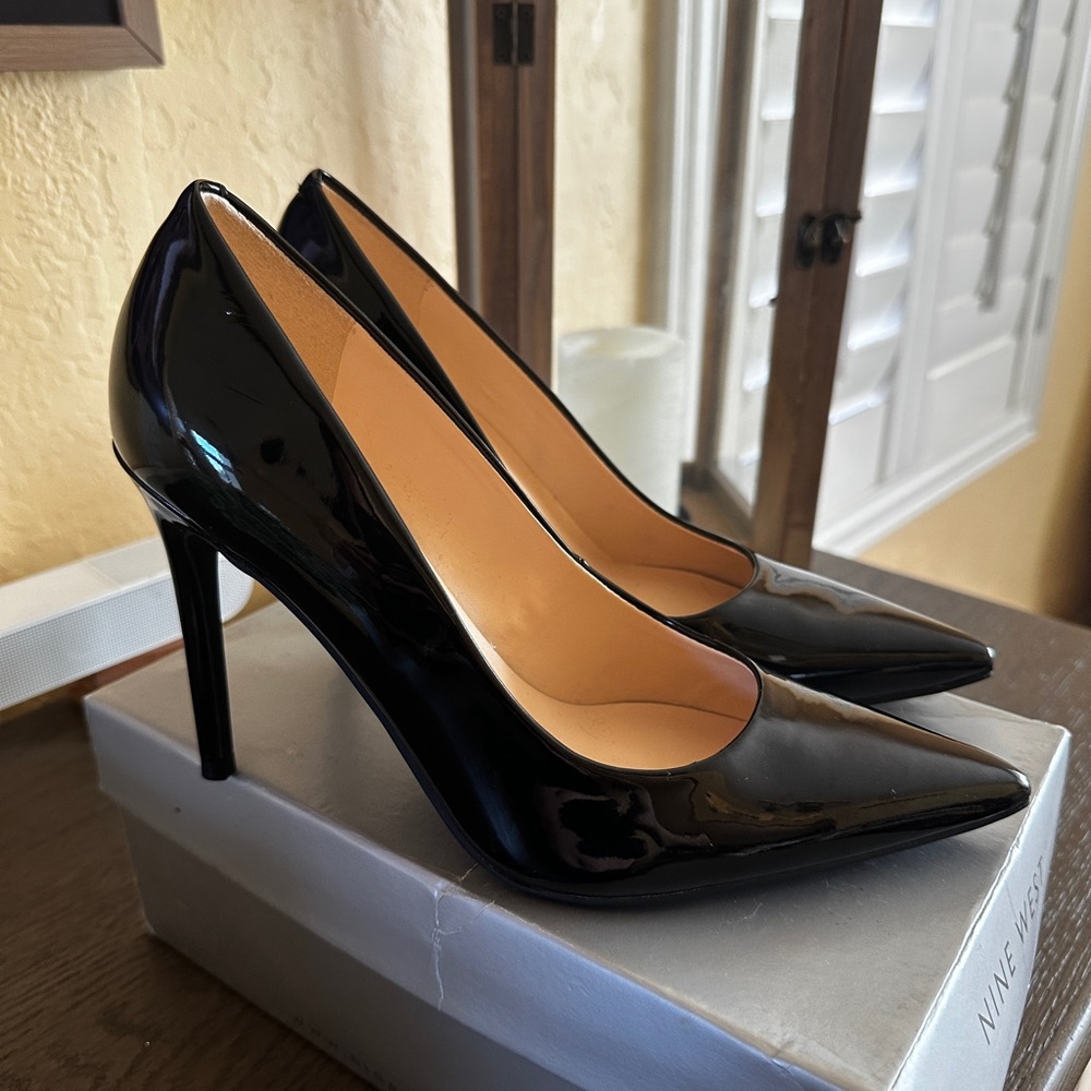 Nine West 4” Glossy Patent Black Stiletto Heels 7.5m NWOT